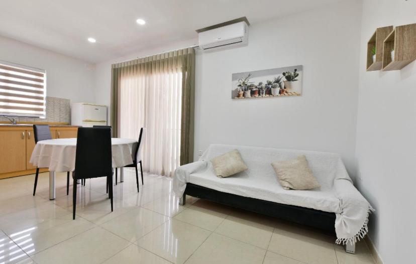 Sea View Apartment Birżebbuġa Екстериор снимка